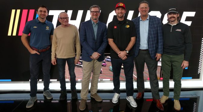 Chase Elliott, Mark Martin, Dale Earnhardt Jr., Chase Briscoe, Steve O'Donnell and Ryan Blaney announce the return of NASCAR's Chase.